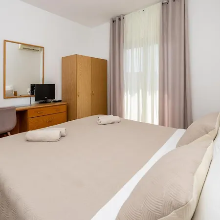 Double Bed With Private Bathroom And Balcony * Kaštela