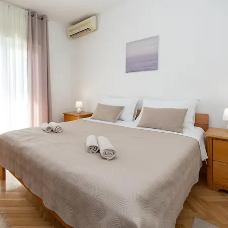 Double Bed With Private Bathroom And Balcony Apartmán *